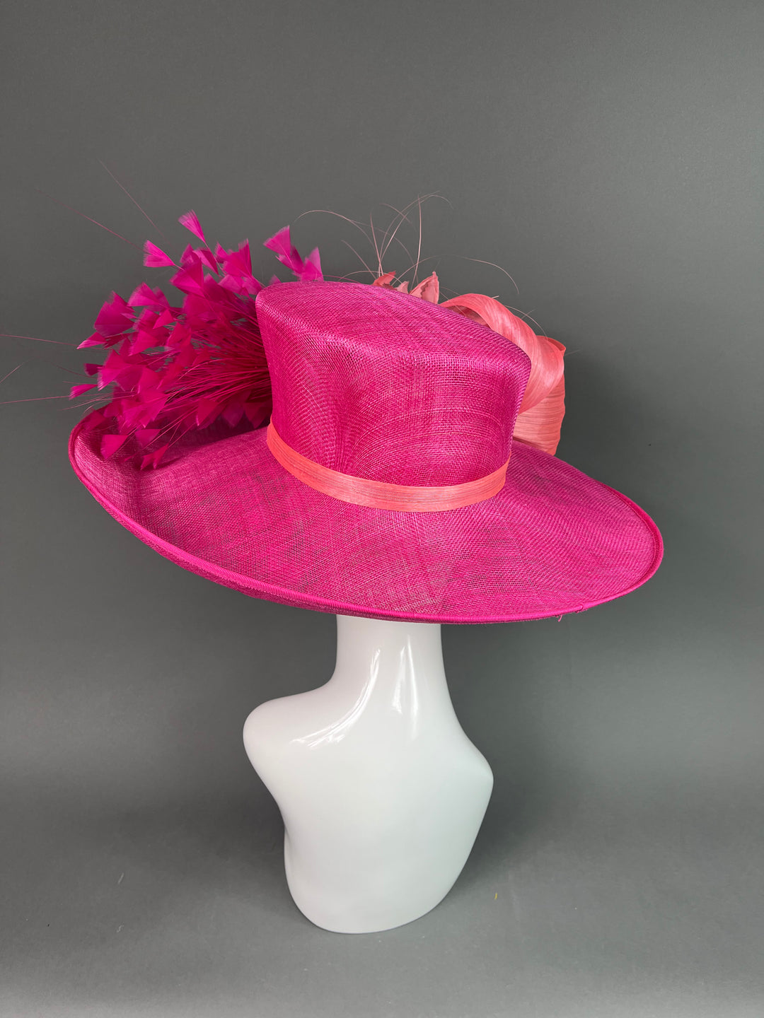 THG3928 - The Hat Girls