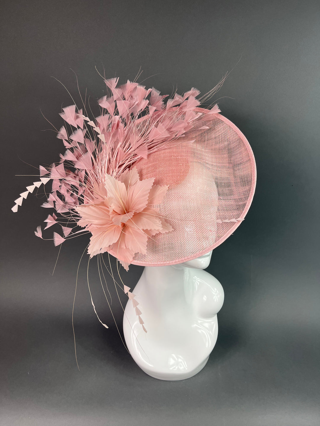 THG3951 - The Hat Girls