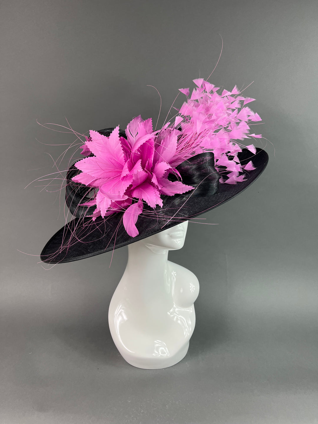 THG3971 - The Hat Girls