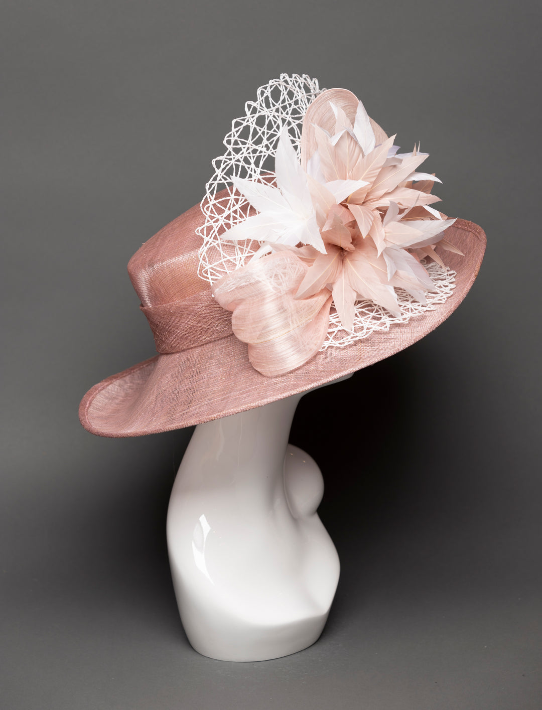 THG3554 - The Hat Girls