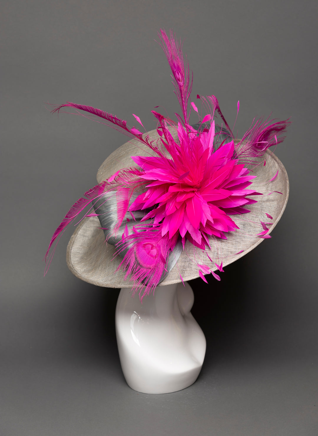 THG3556 - The Hat Girls