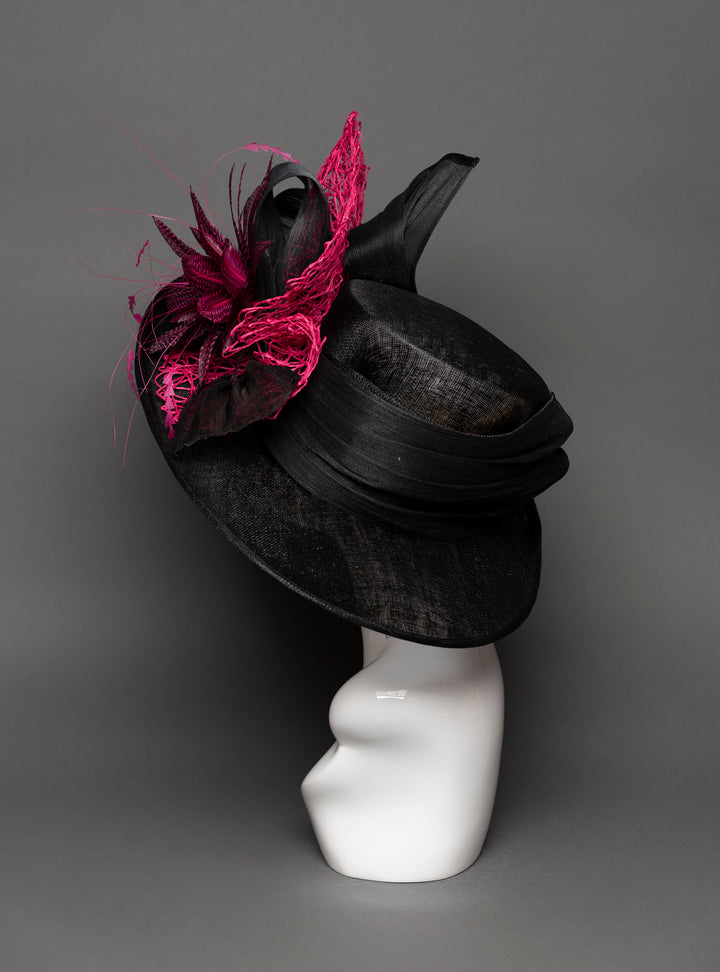 THG3557 - The Hat Girls