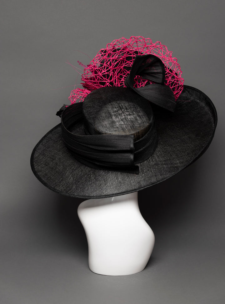 THG3557 - The Hat Girls