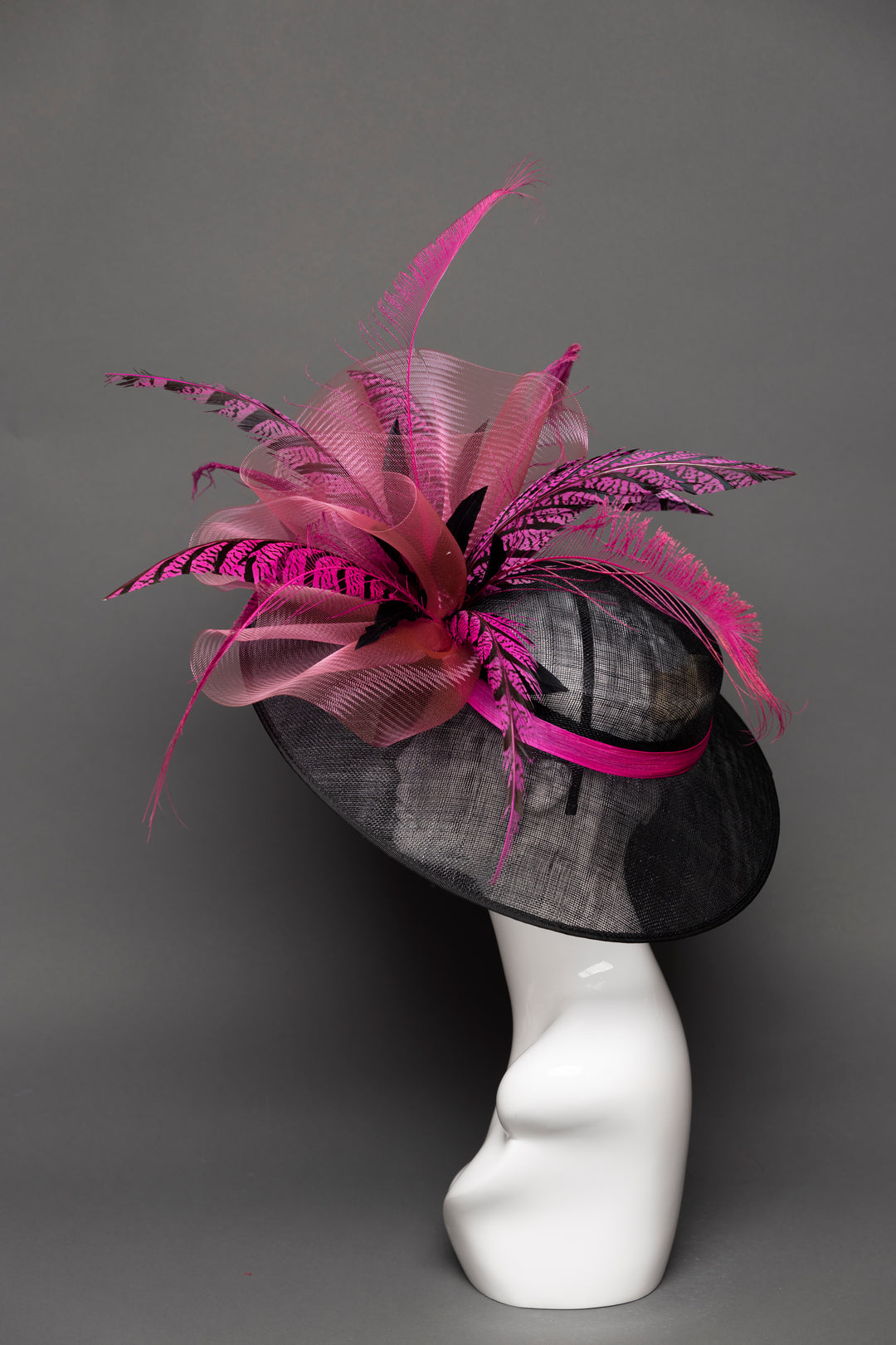 THG3560 - The Hat Girls