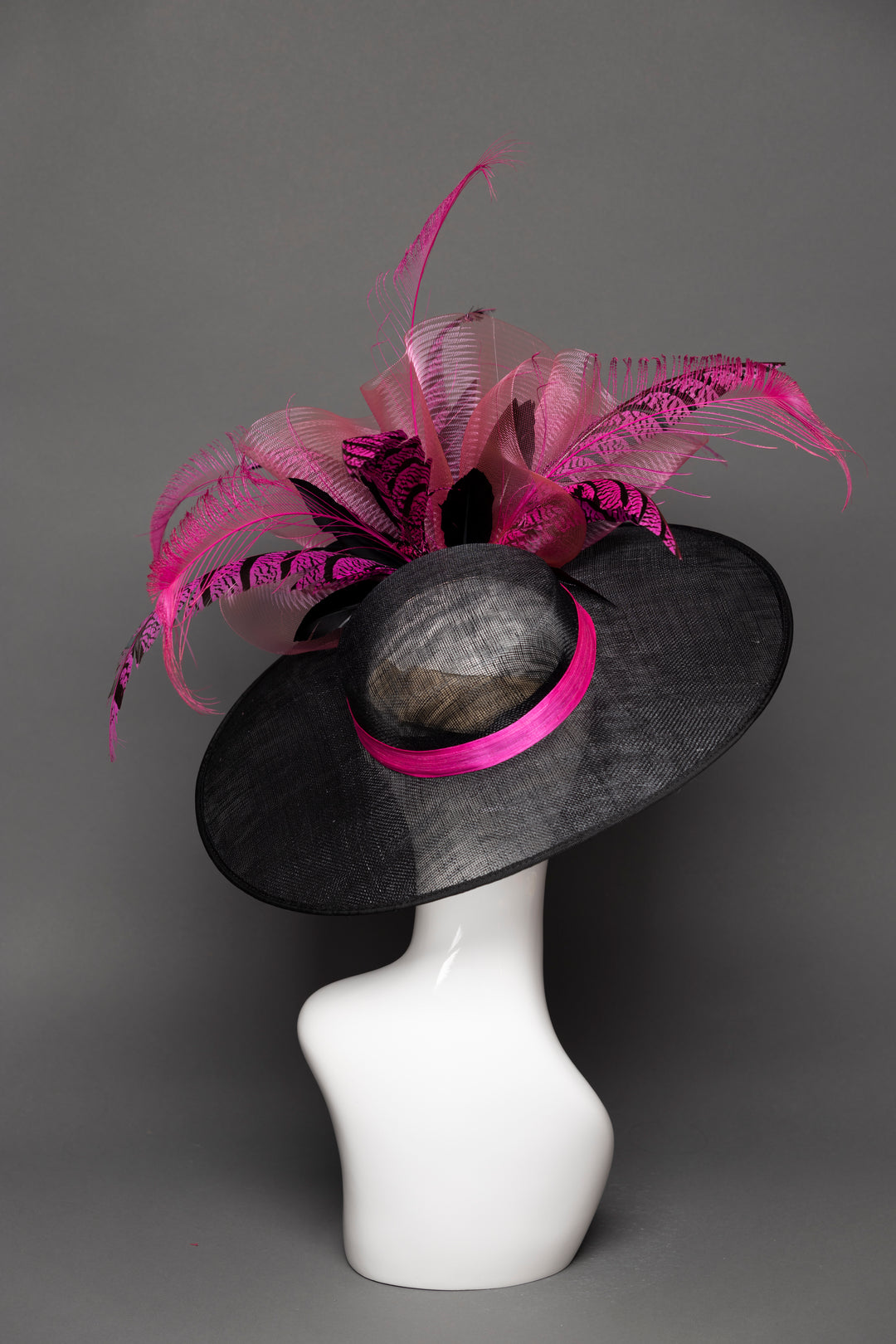 THG3560 - The Hat Girls