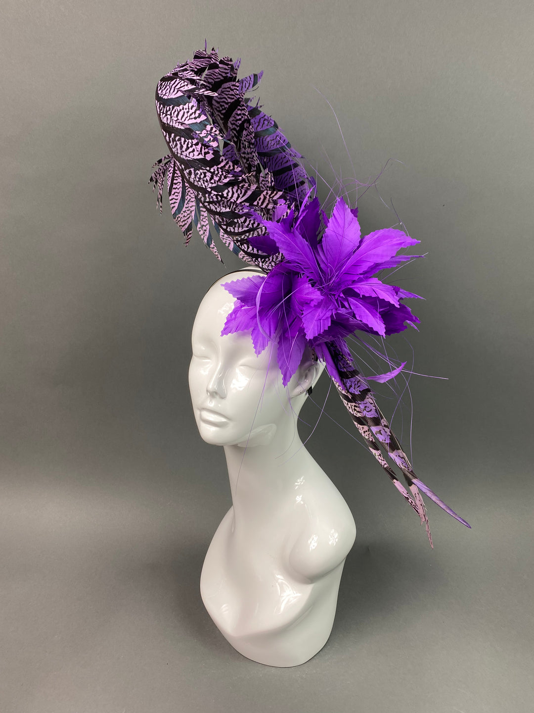 THG3881 - The Hat Girls