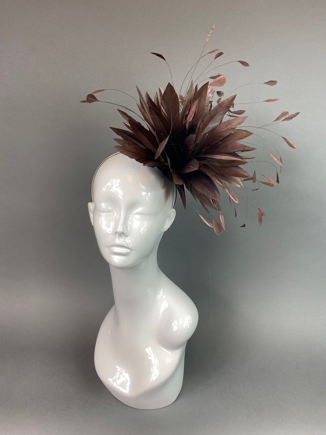 THG3929 - The Hat Girls