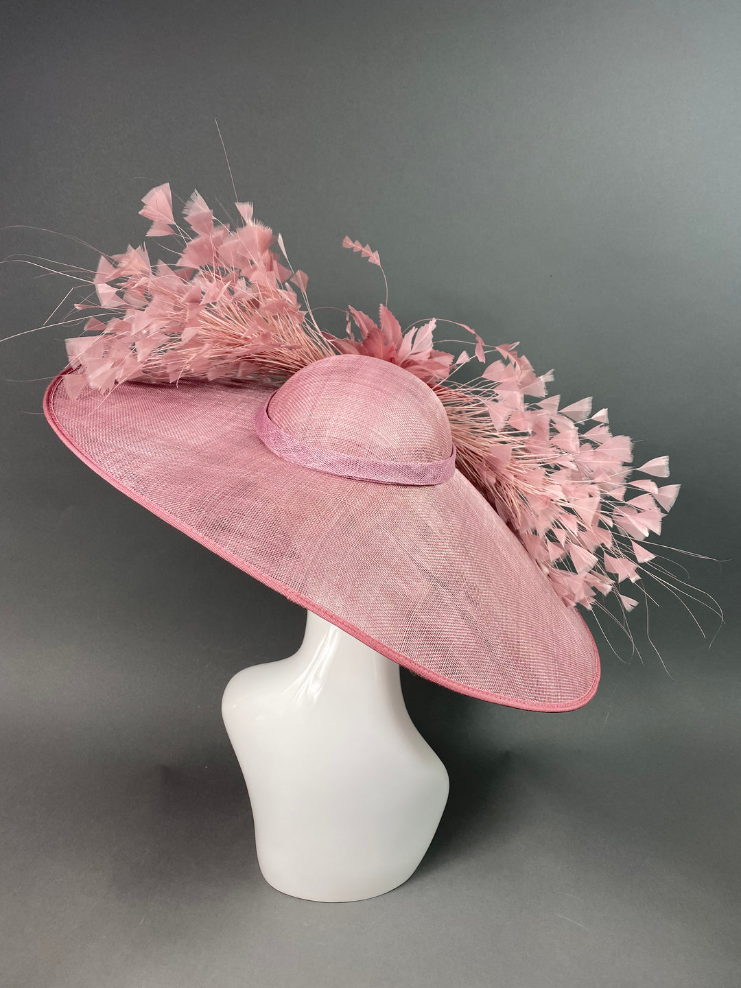 THG3866 - The Hat Girls