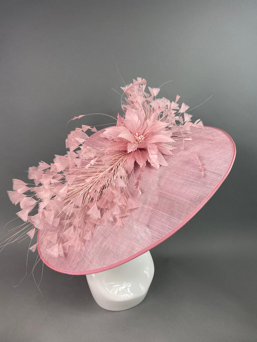 THG3866 - The Hat Girls