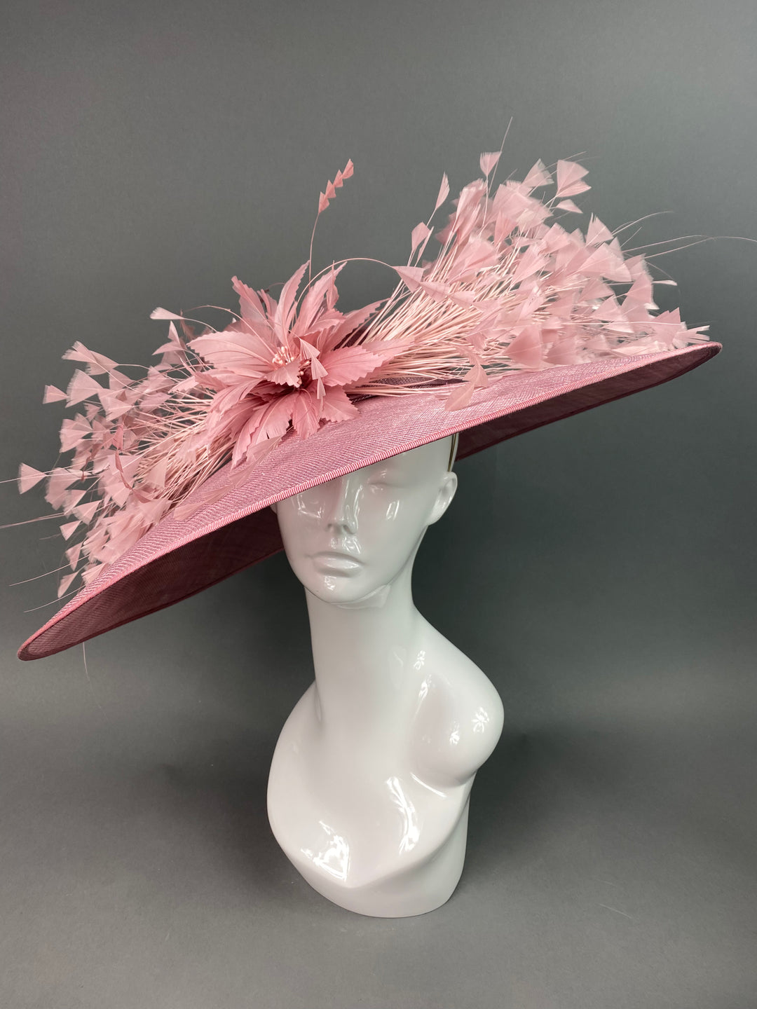 THG3866 - The Hat Girls