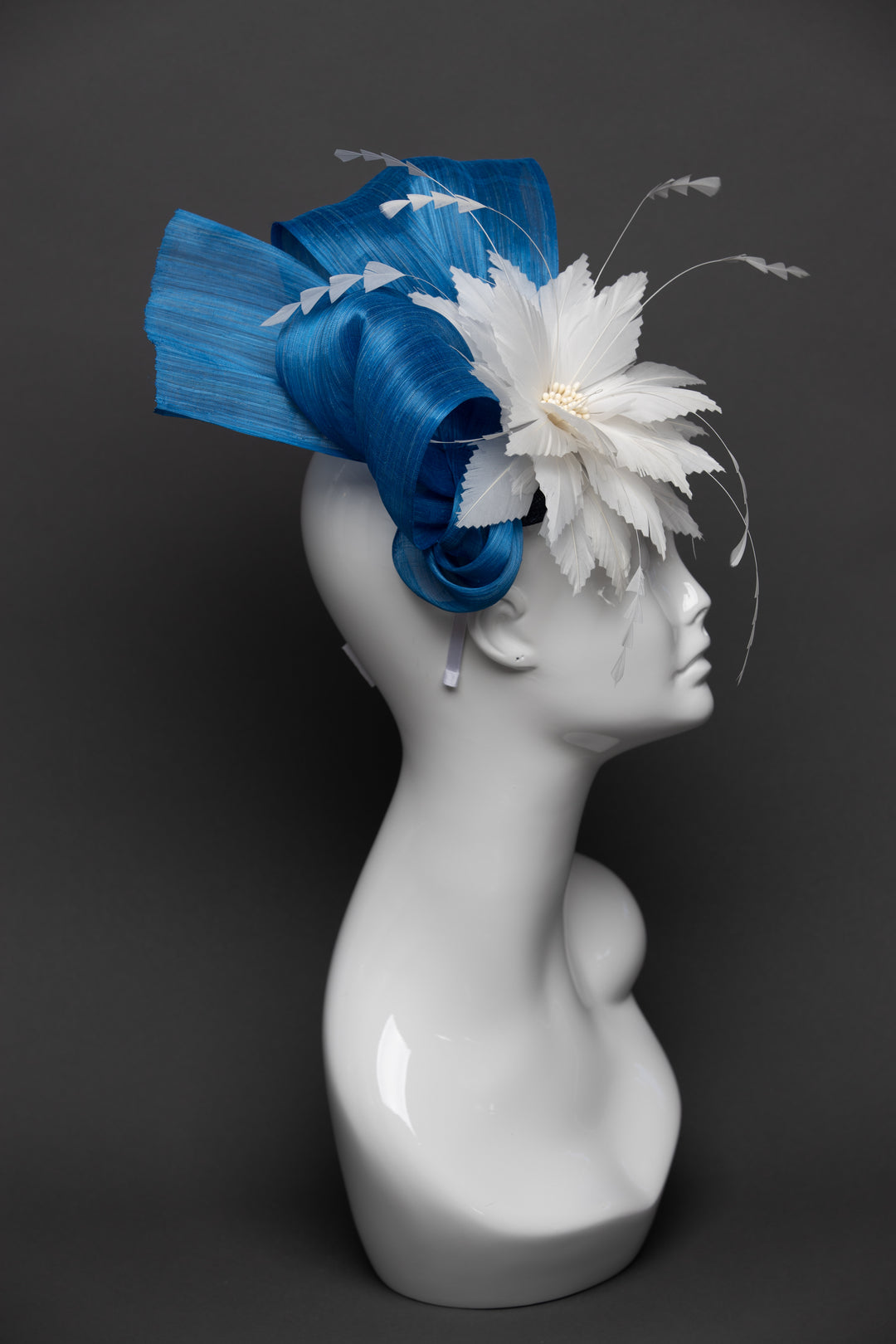 THG2650 - The Hat Girls