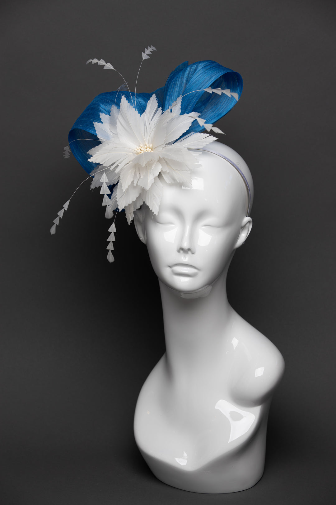 THG2650 - The Hat Girls