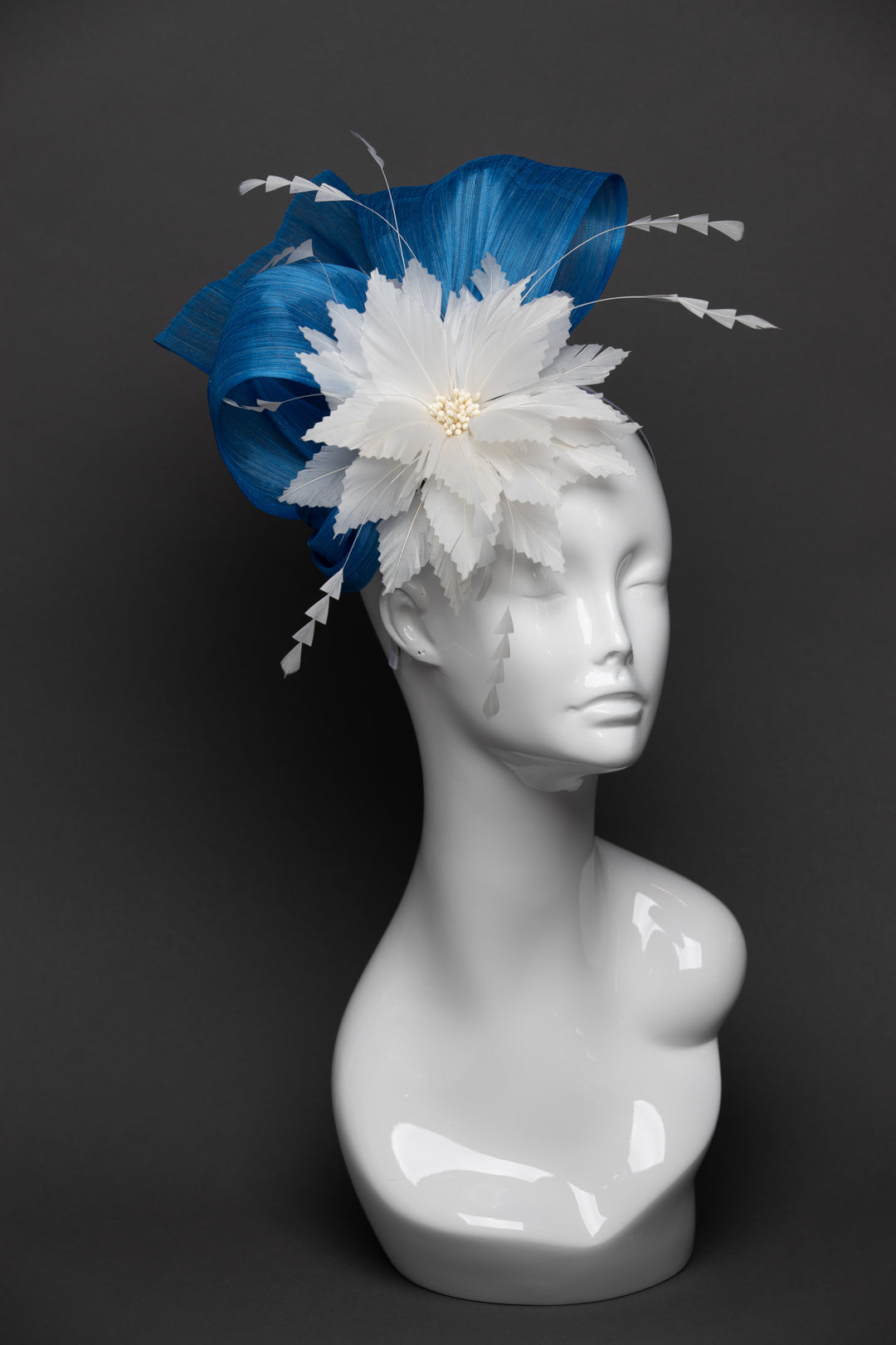 THG2650 - The Hat Girls