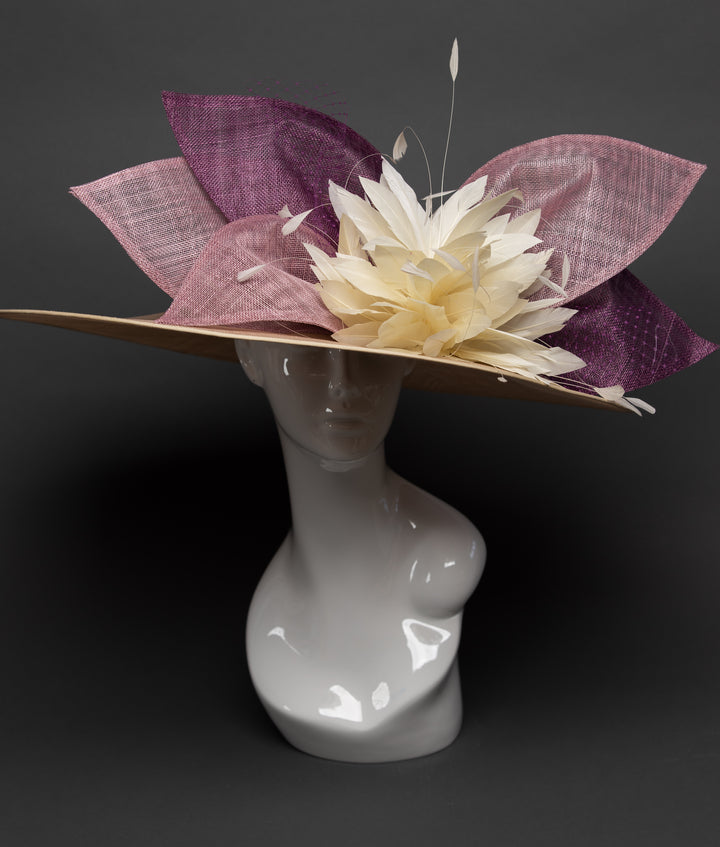 THG2748 - The Hat Girls