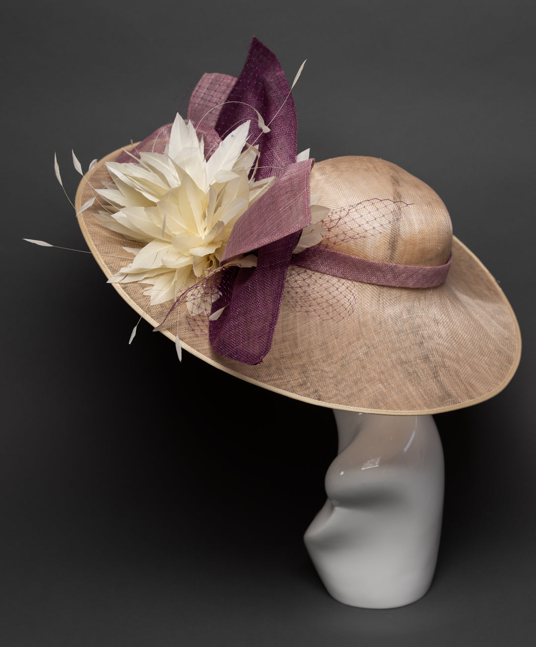 THG2748 - The Hat Girls