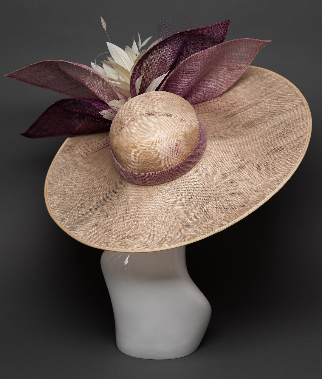 THG2748 - The Hat Girls