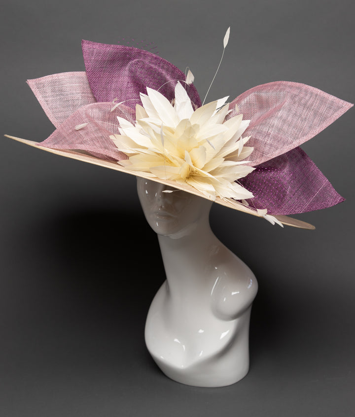 THG2748 - The Hat Girls