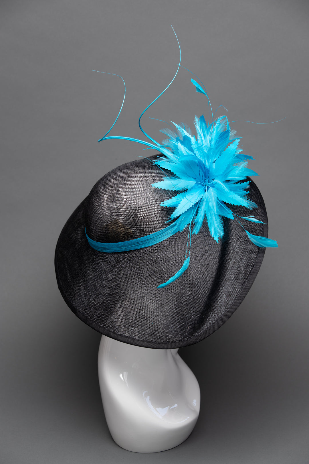 THG2763 - The Hat Girls