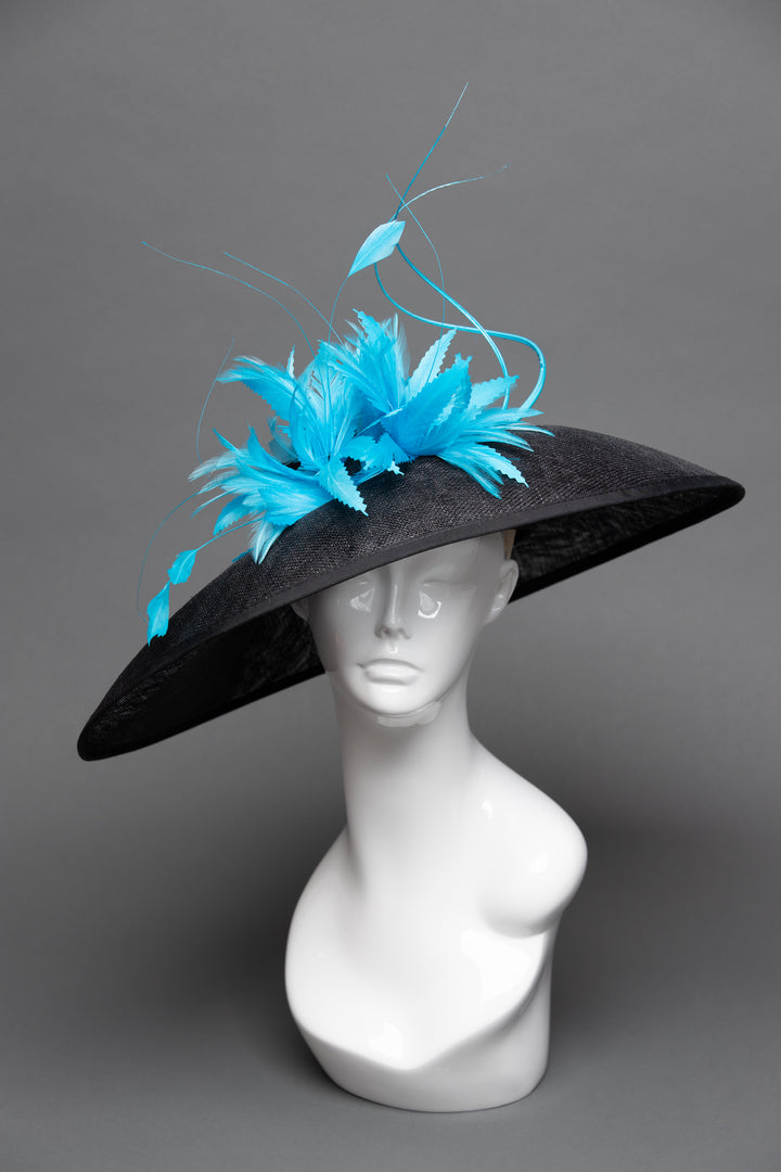 THG2763 - The Hat Girls