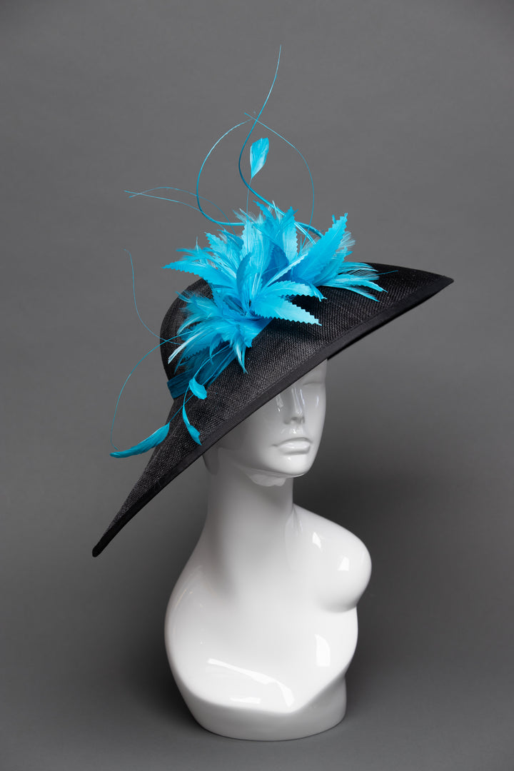 THG2763 - The Hat Girls