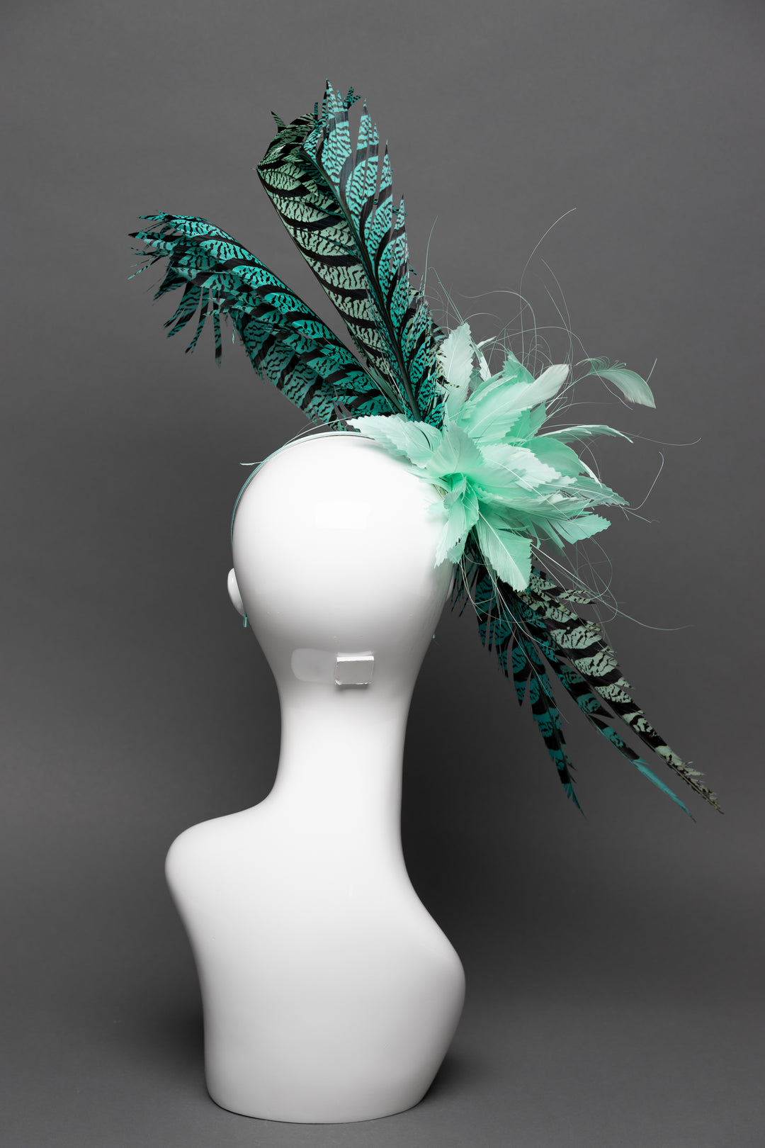 THG3052 - The Hat Girls