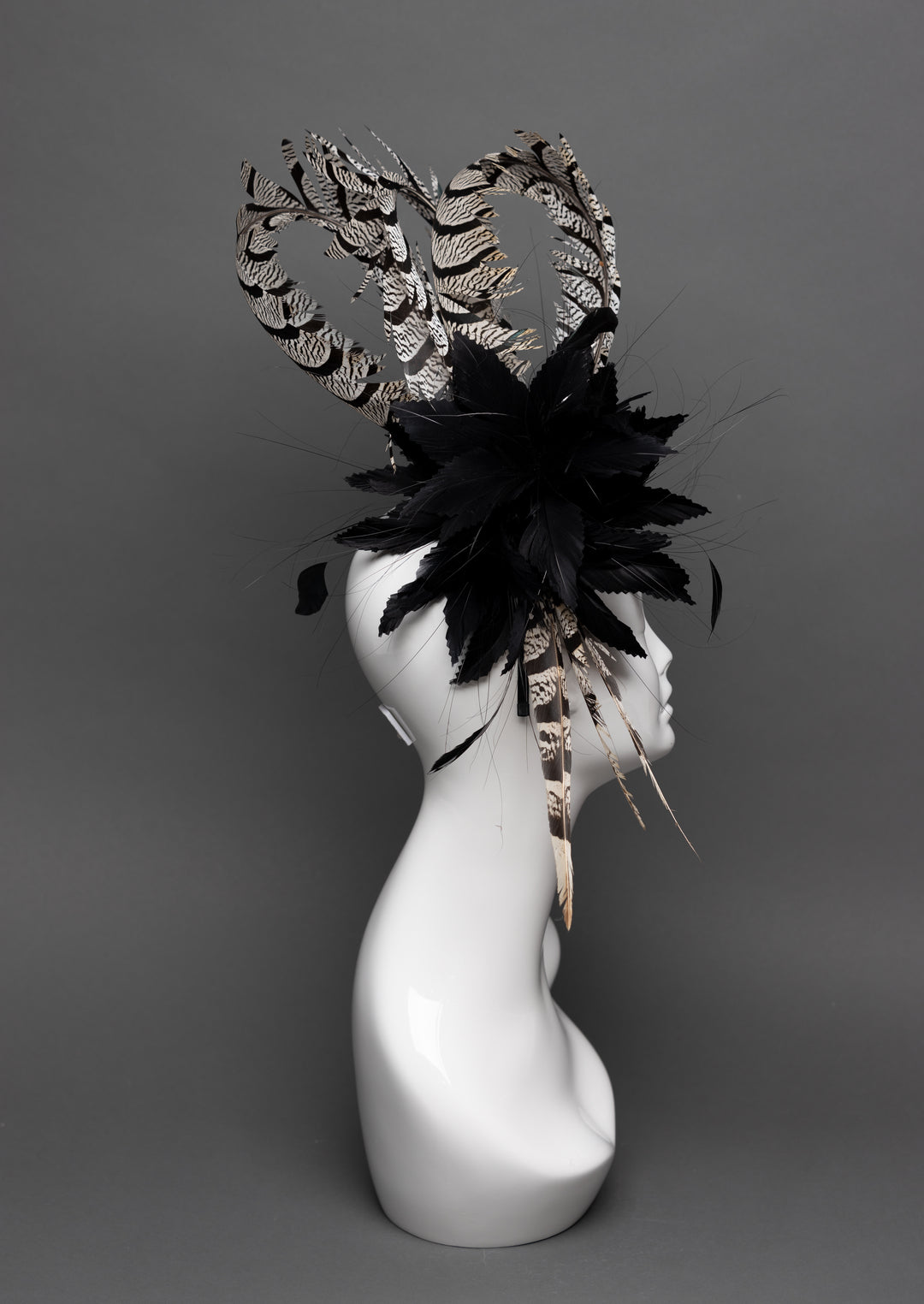 THG3056 - The Hat Girls