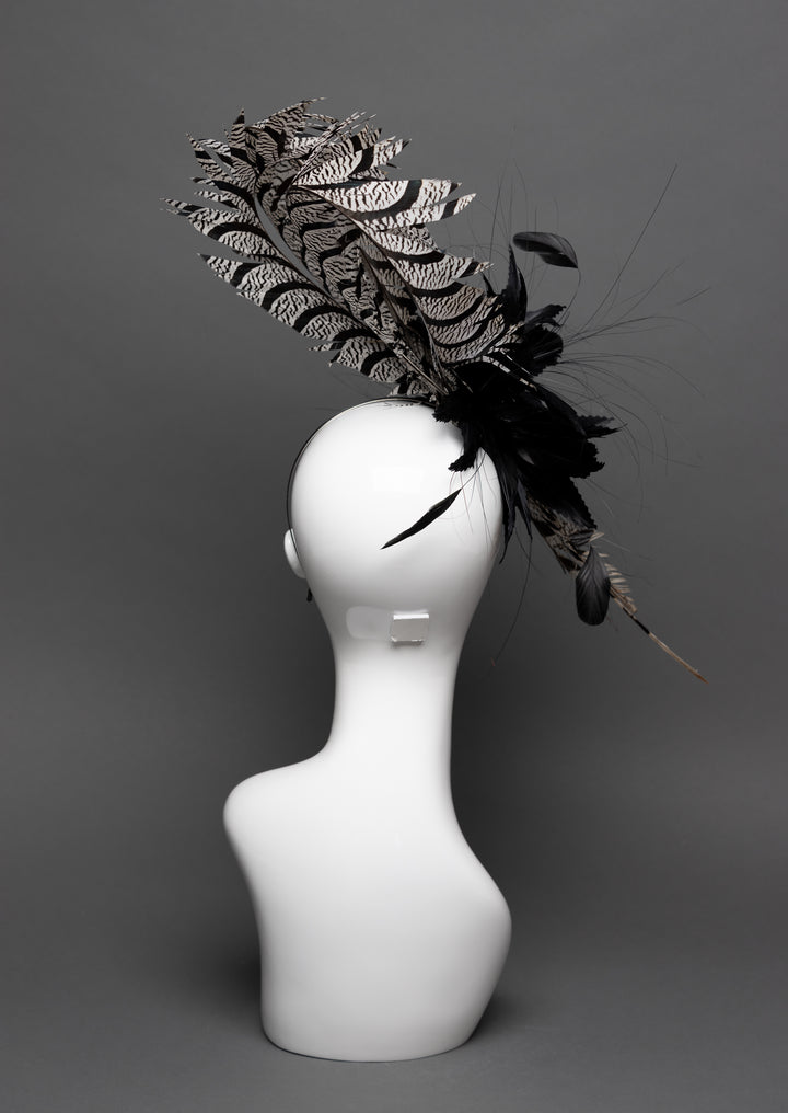 THG3056 - The Hat Girls