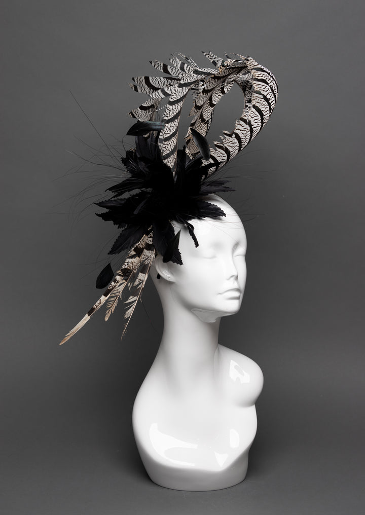 THG3056 - The Hat Girls