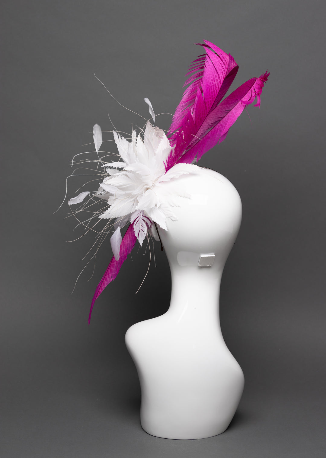 THG3057 - The Hat Girls