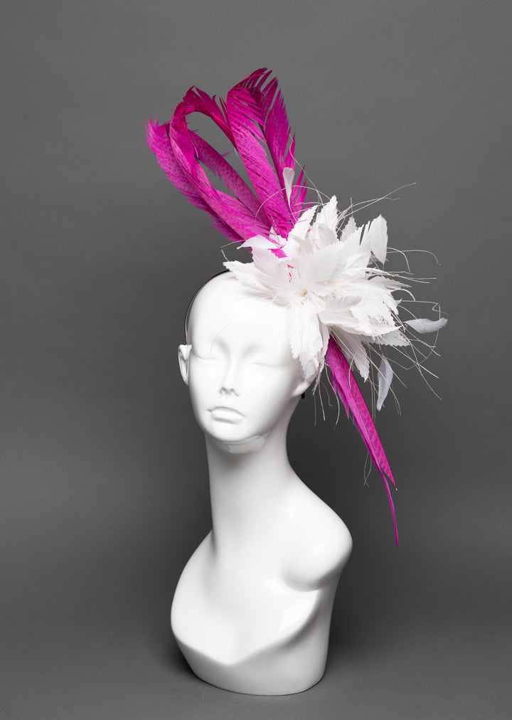 THG3057 - The Hat Girls