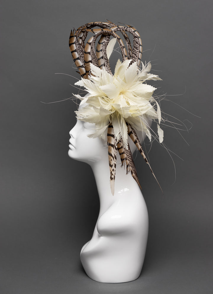 THG3059 - The Hat Girls