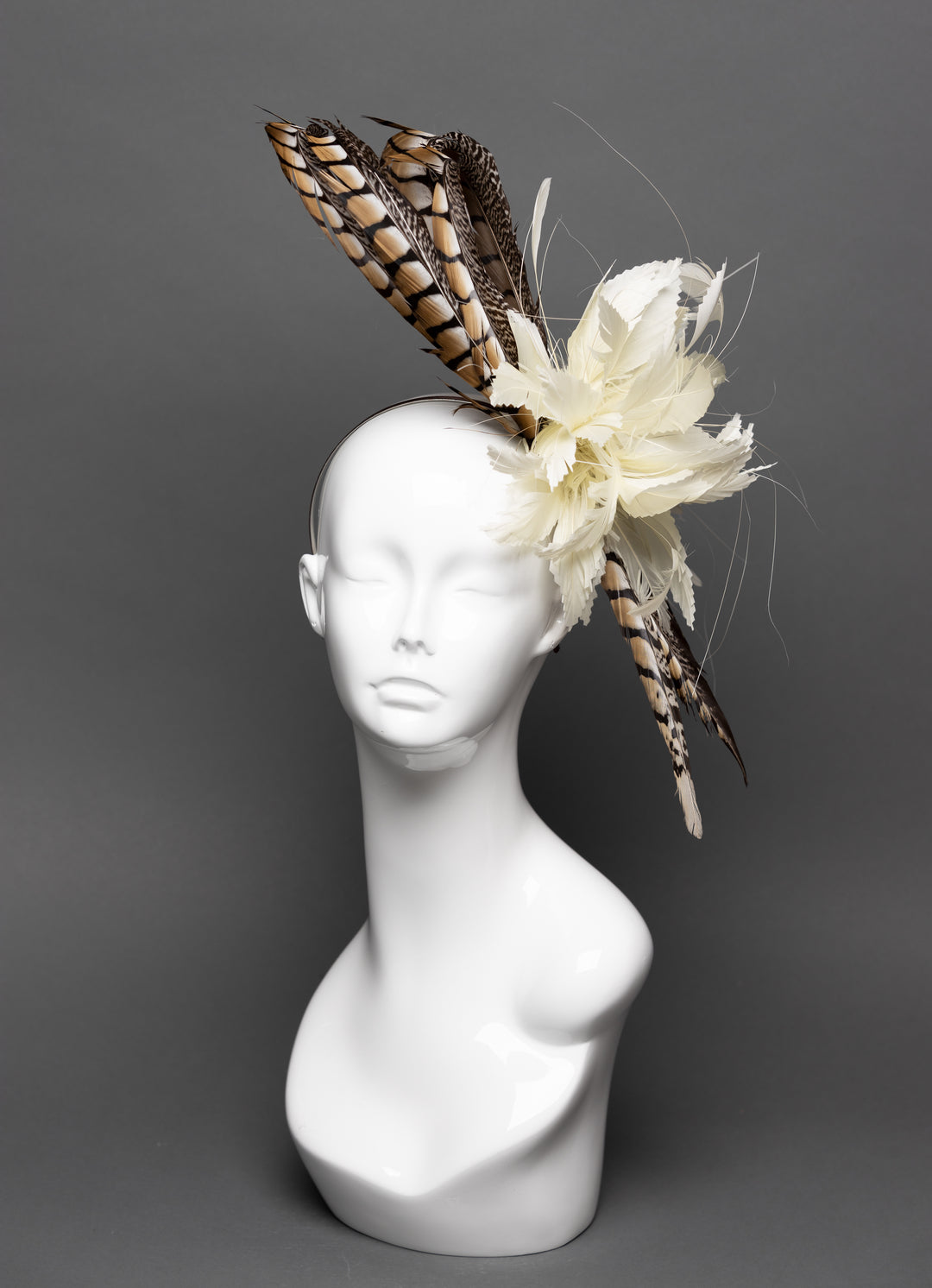 THG3059 - The Hat Girls