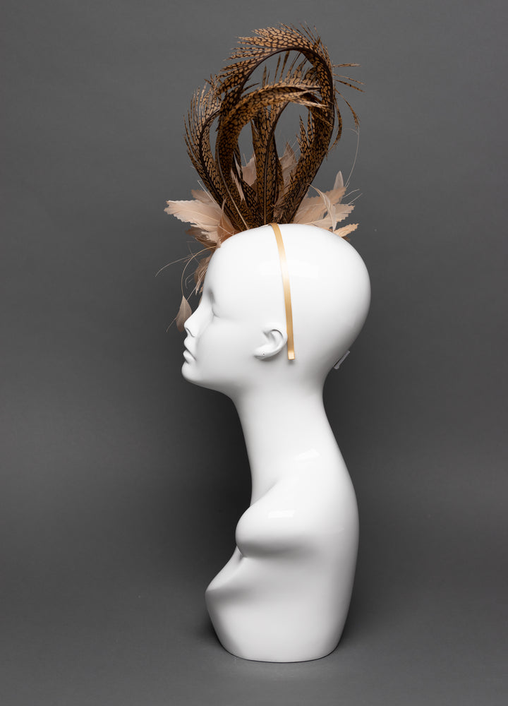 THG3063 - The Hat Girls