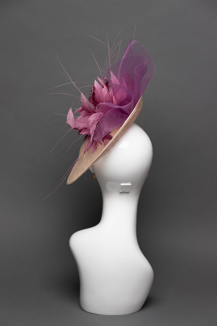 THG3068 - The Hat Girls