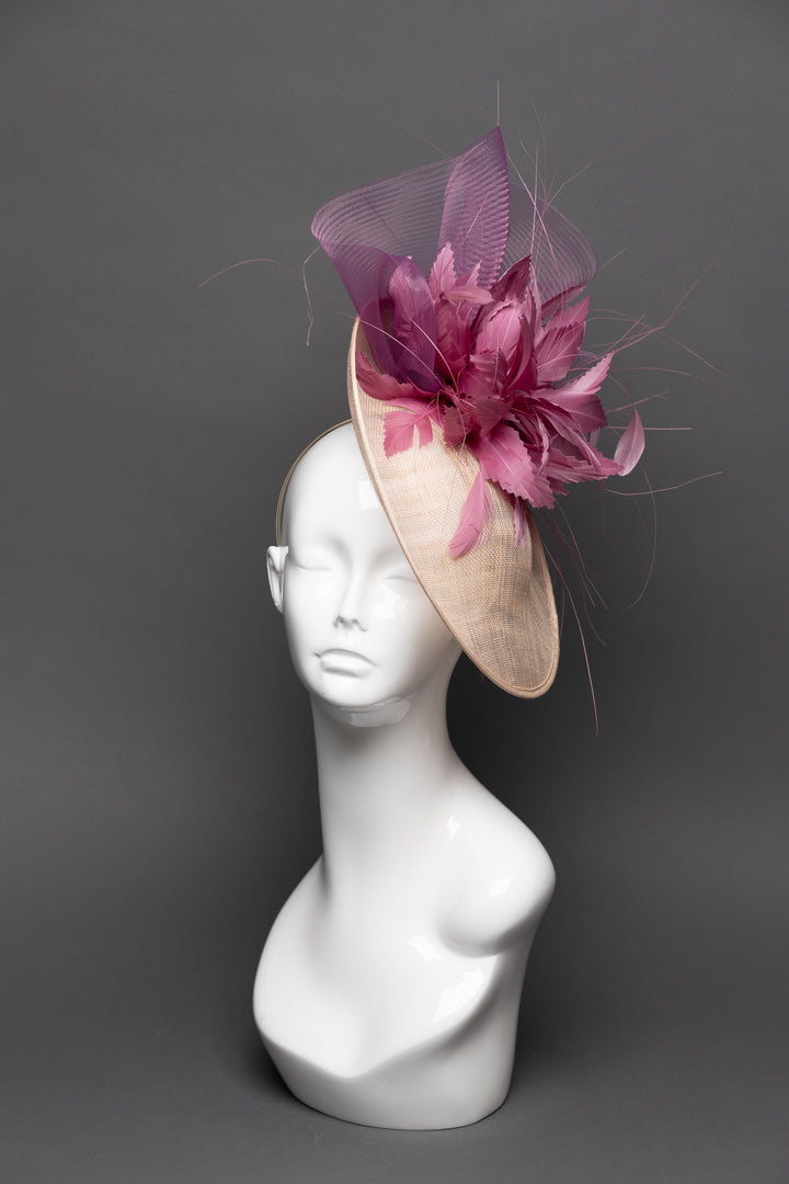 THG3068 - The Hat Girls