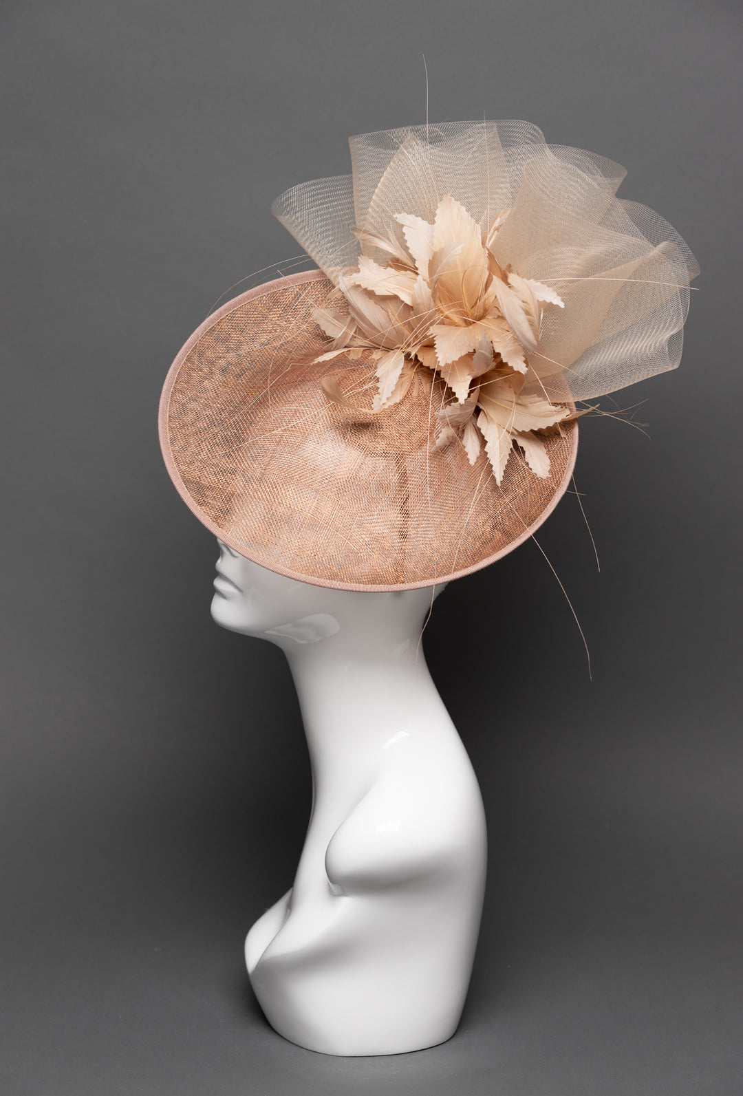 THG3070 - The Hat Girls