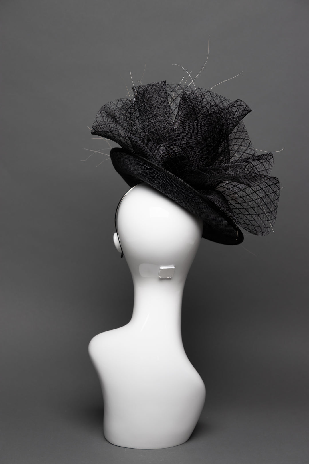 THG3071 - The Hat Girls