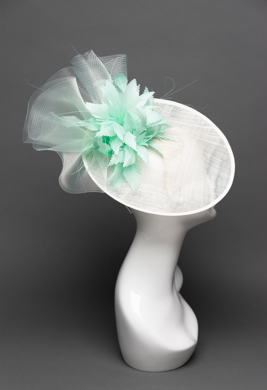 THG3079 - The Hat Girls