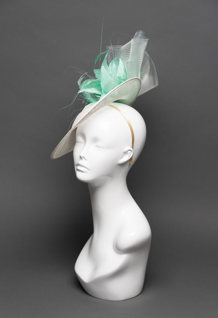 THG3079 - The Hat Girls