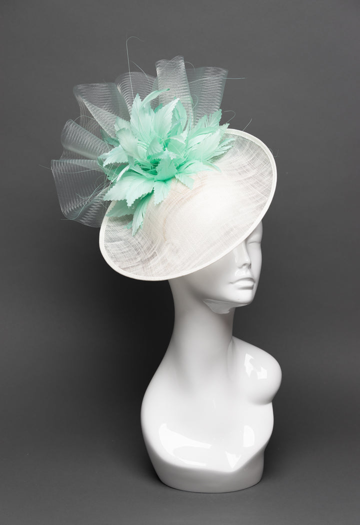 THG3079 - The Hat Girls