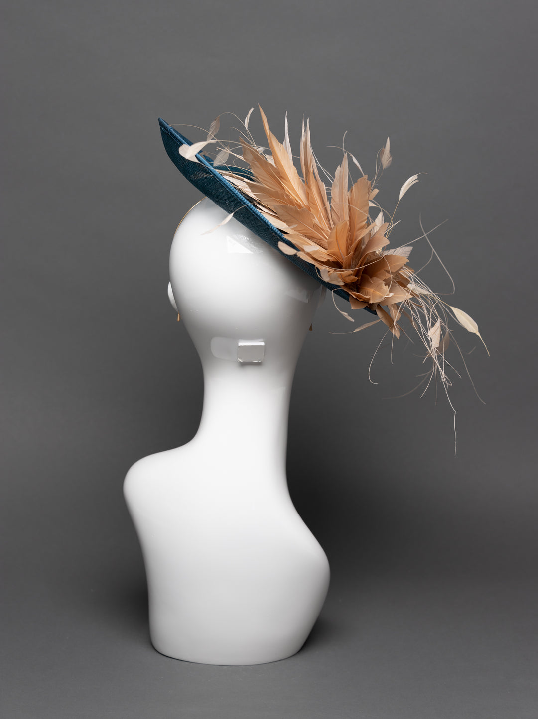 THG3080 - The Hat Girls