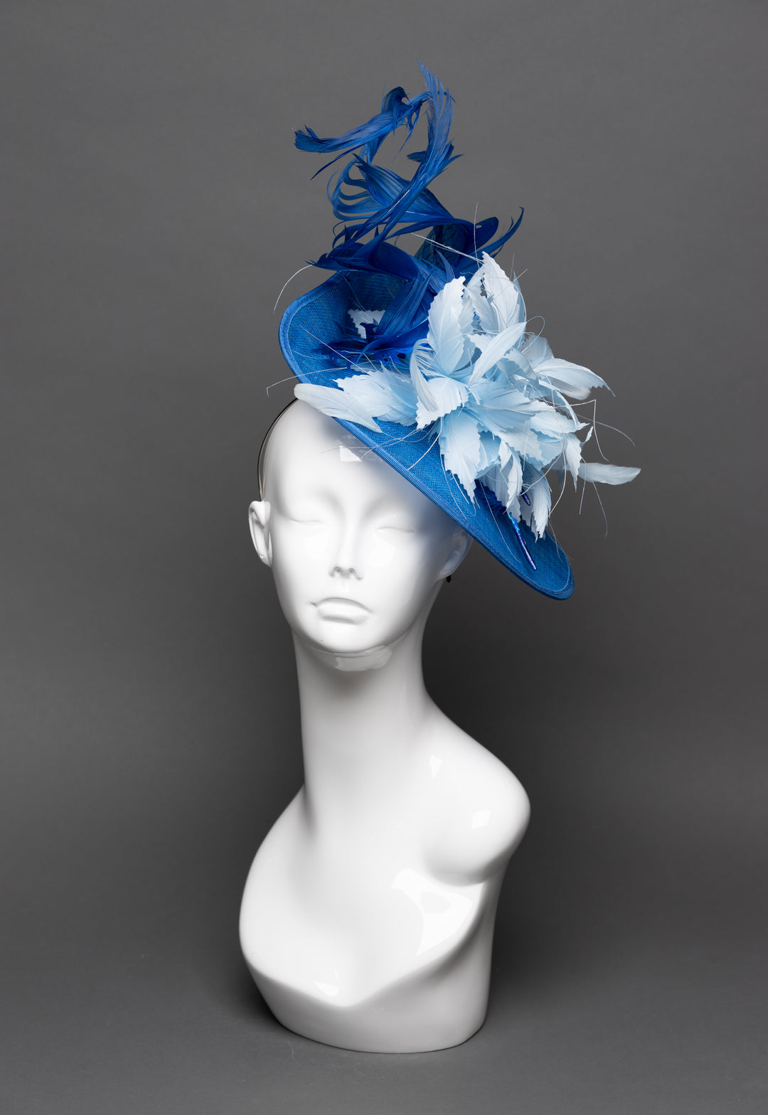 THG3081 - The Hat Girls