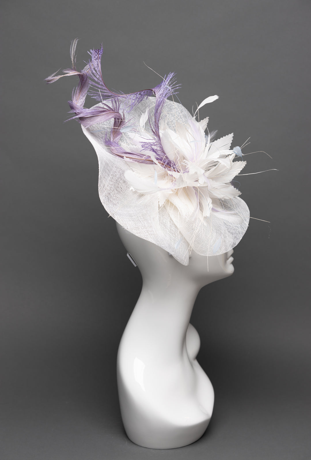 THG3082 - The Hat Girls