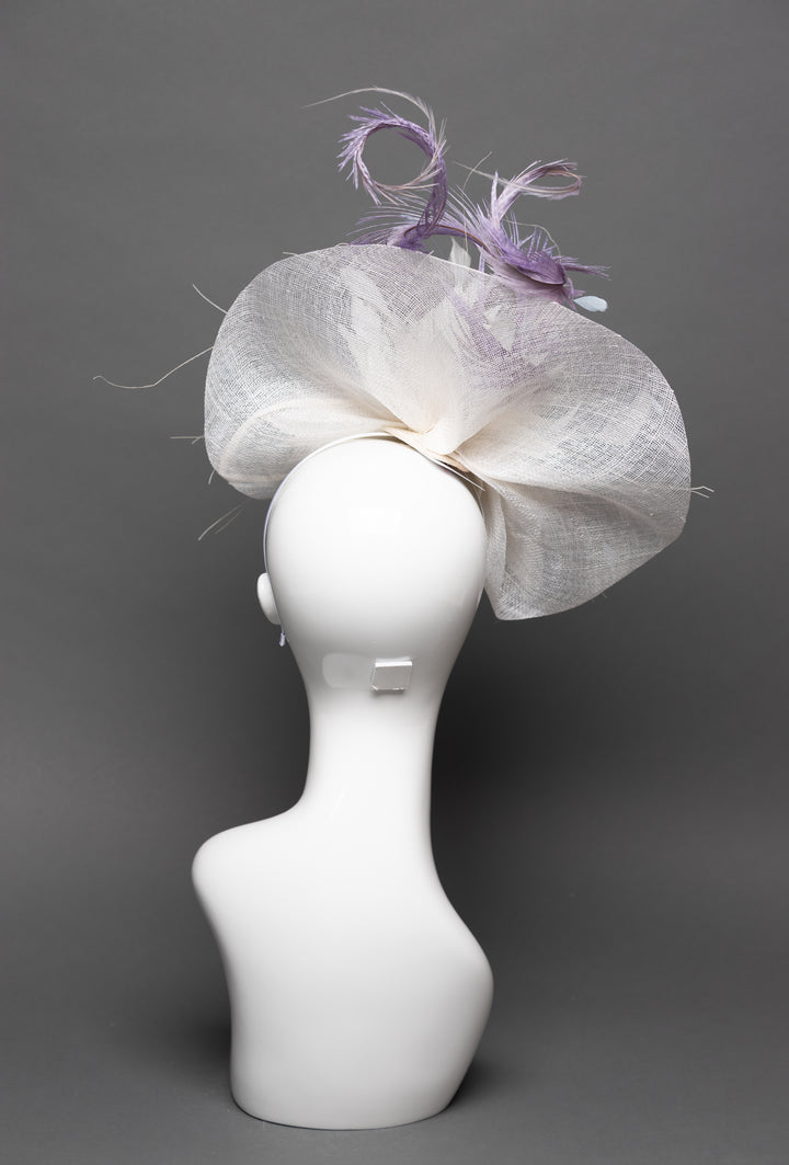 THG3082 - The Hat Girls