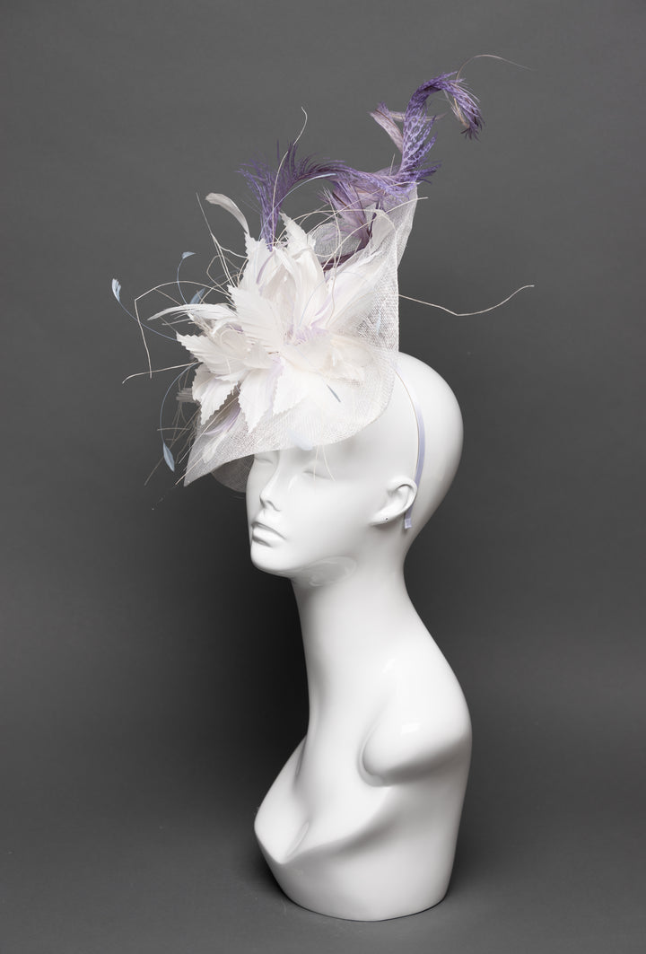 THG3082 - The Hat Girls