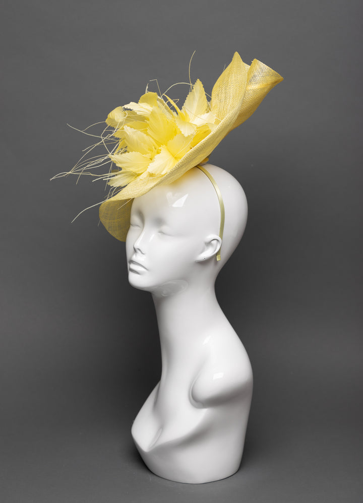 THG3083 - The Hat Girls