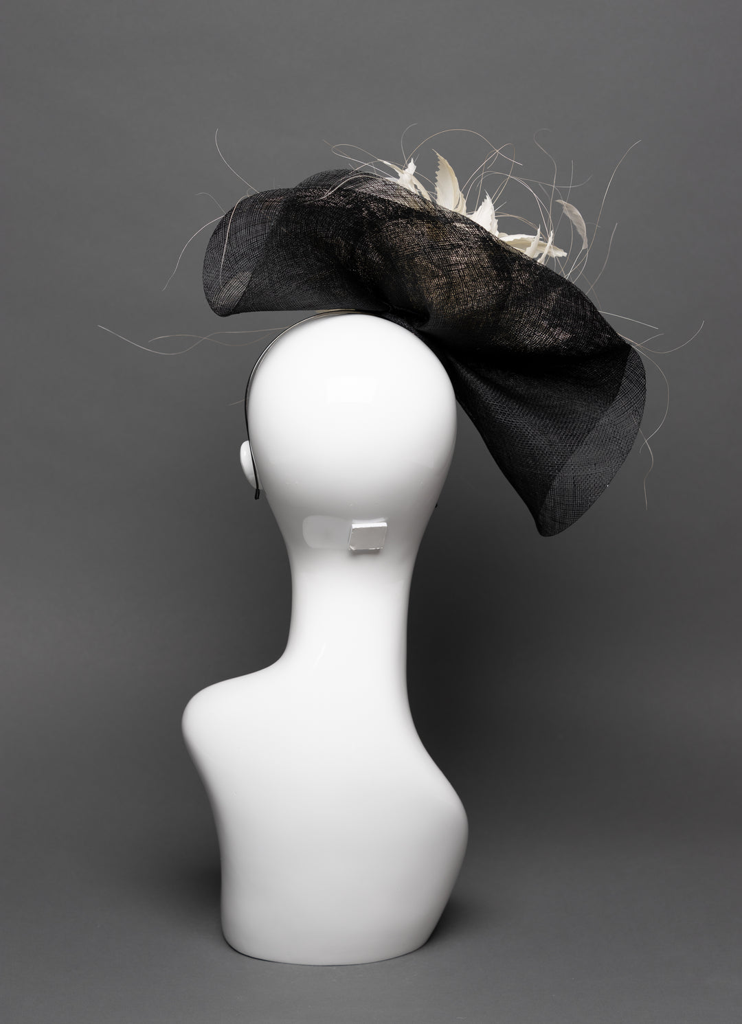 THG3092 - The Hat Girls