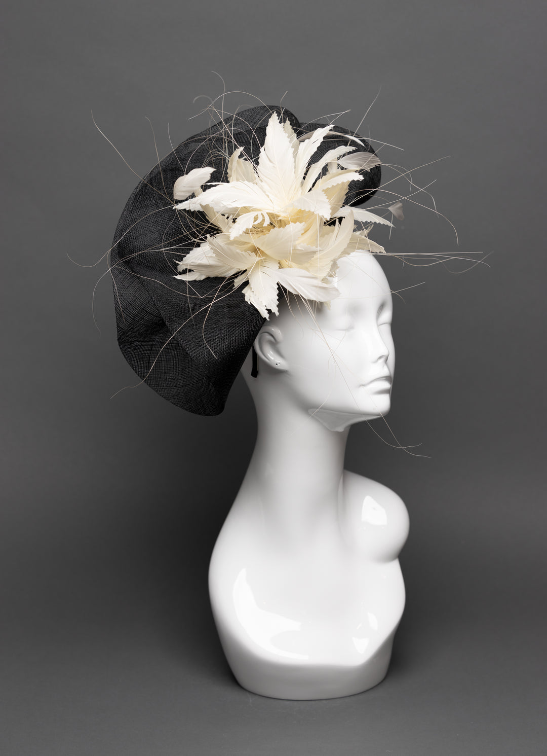 THG3092 - The Hat Girls