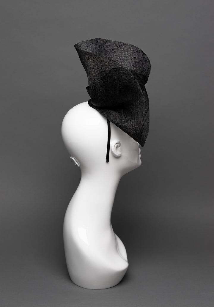 THG3093 - The Hat Girls