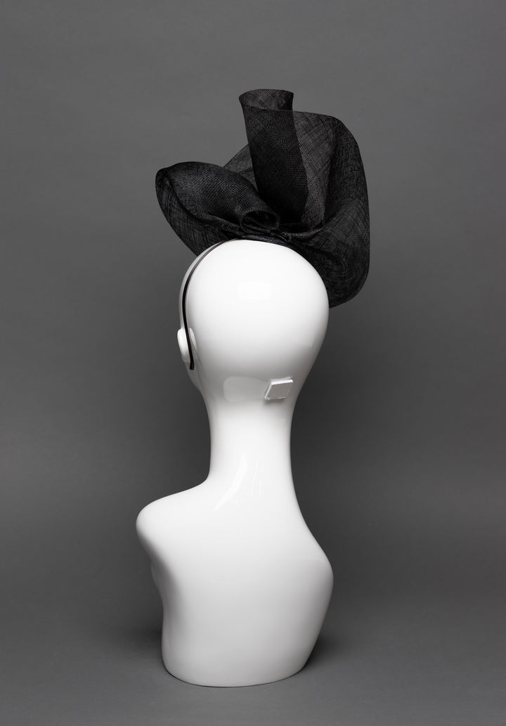 THG3093 - The Hat Girls